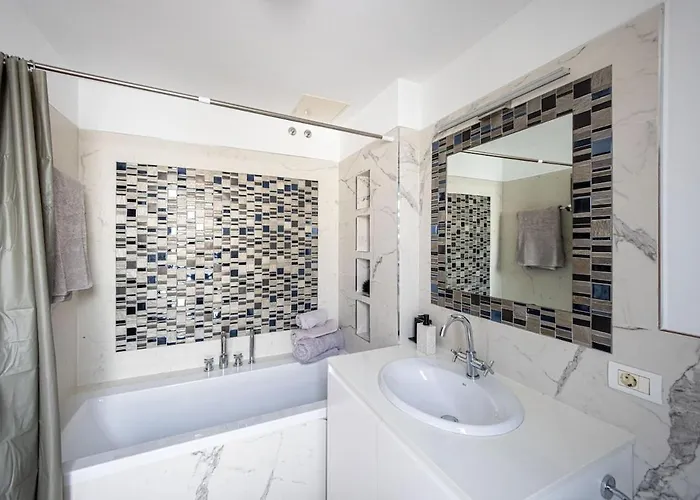 Ocean View Iri Apartament *